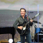 Dennis Quaid Performs “Fallen” On Good Morning America